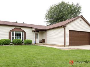 30 Fallstone Dr, Streamwood, IL 60107