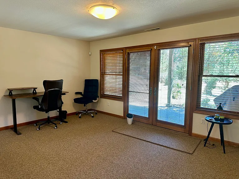 6425 Coopers Hawk Rd — Photo 39