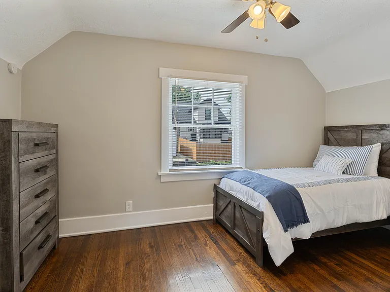 4335 Leavenworth St — Photo 8