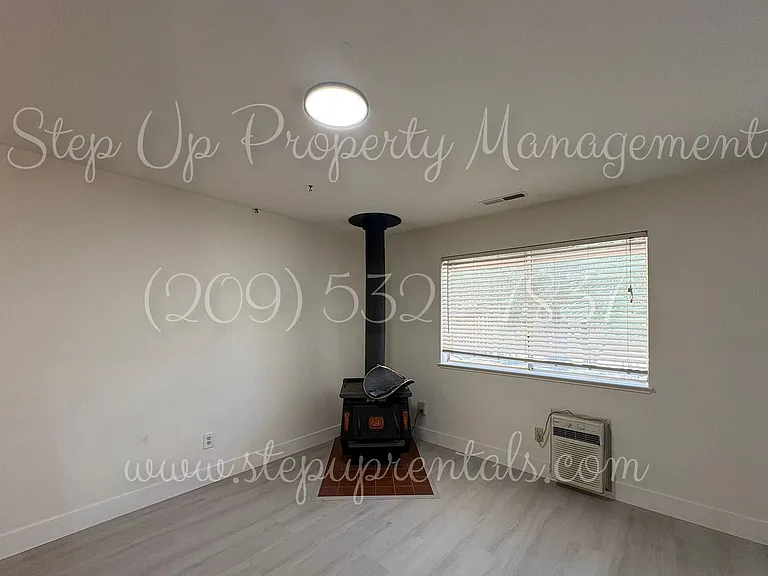 19046 Digger Pine St — Photo 4