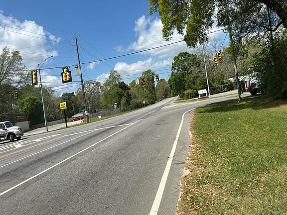 4th image of 5332 Lott Rd