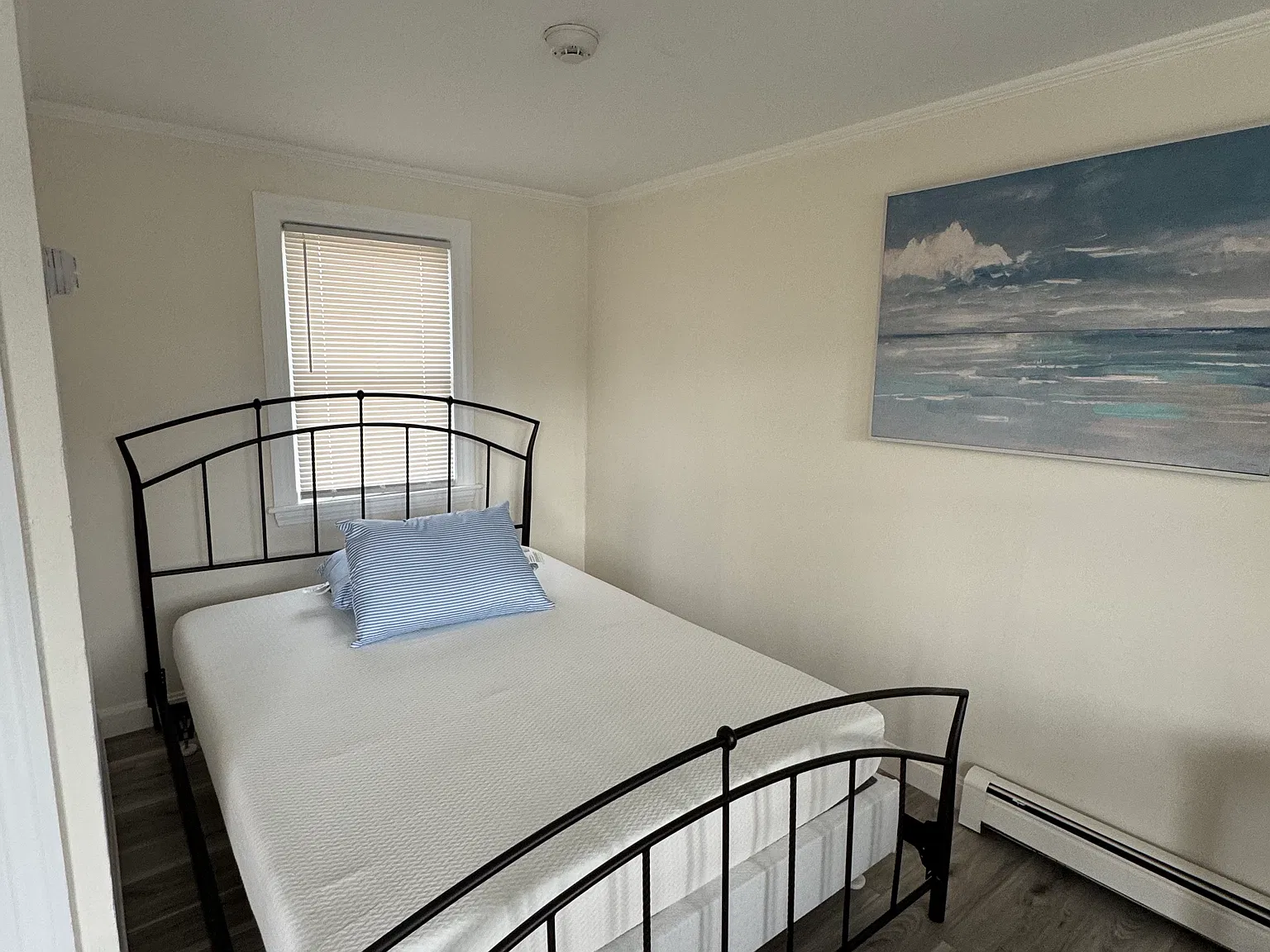Studio, 12000 sqft, $1,600 — Photo 1