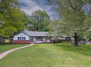 8 Lake Park Dr, Winfield, KS 67156