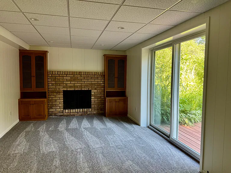 1758 Venus Ave — Photo 7