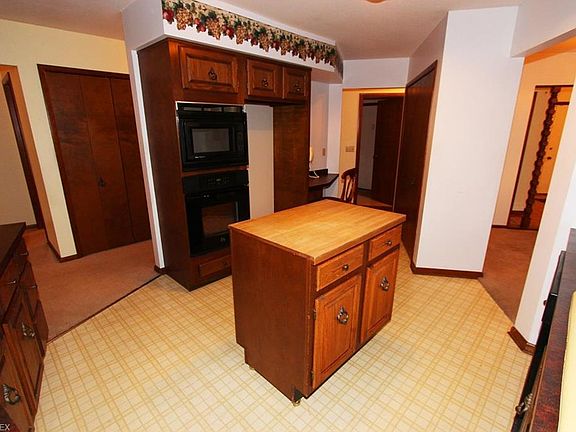 4th image of 115 Wildwood Pl
