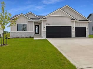 17904 Goodman Dr, Urbandale, IA 50323
