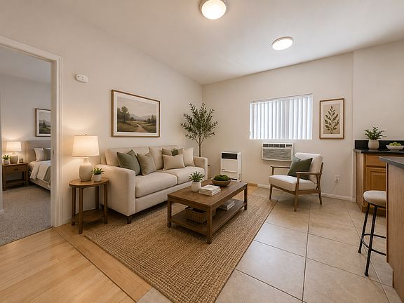 4th image of 756 S Carondelet St APT 204