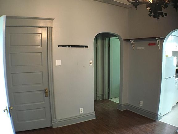 2nd image of 2258 S Compton Ave #2