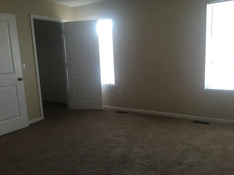 23001 Parkview Dr — Photo 11