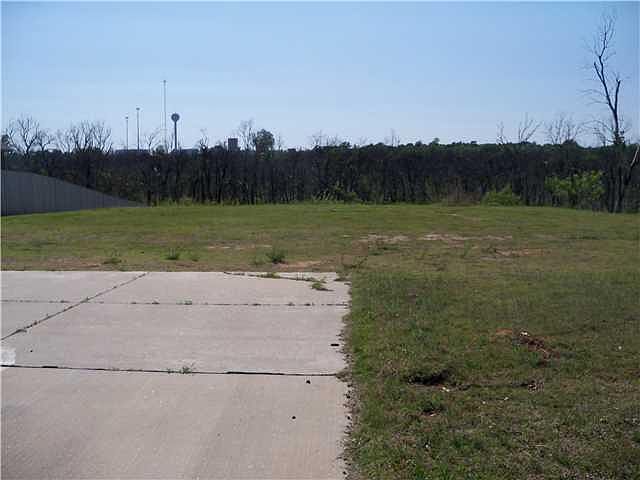 2nd image of 2027 Westbury Dr Lot 16