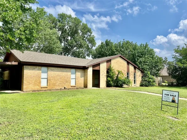 6916 Post Oak Dr, North Richland Hills, TX 76182