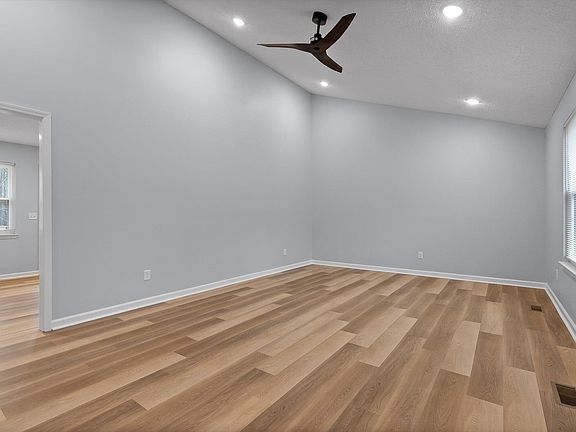 5th image of 8305 Crossbow Ct