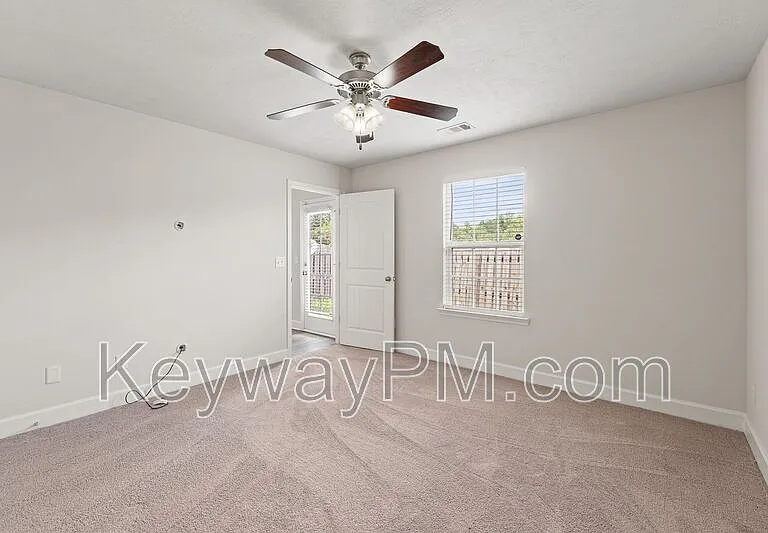 801 Trailside Ct — Photo 10