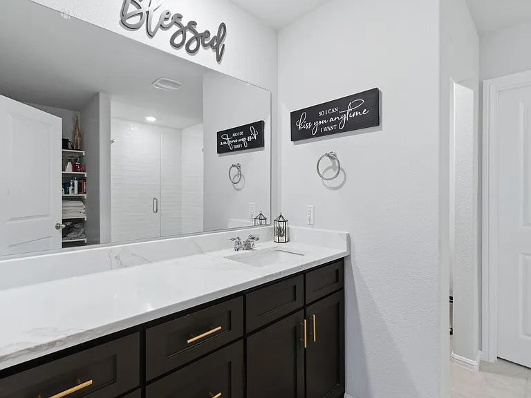 16308 Caledonia Ct — Photo 37