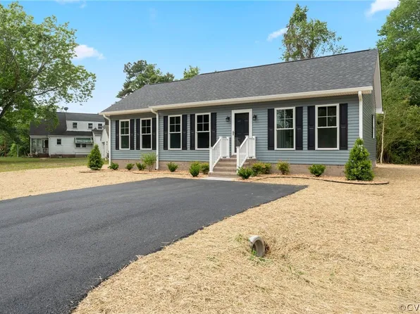 53 Pine St, Warsaw, VA 22572