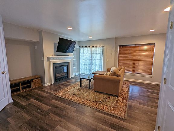3rd image of 9223 Cascade Falls Dr