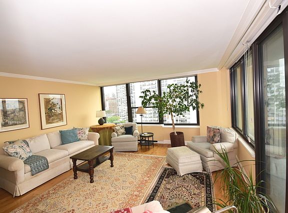 3rd image of 1560 N Sandburg Ter APT 1501J