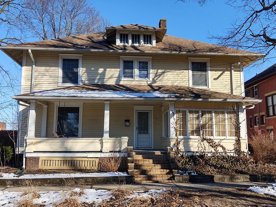 1st image of 208 S Grant Ave