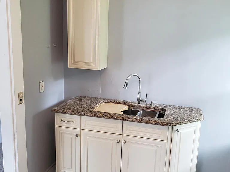 12 Hoosac St — Photo 1