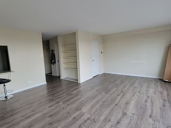 3rd image of 4501 Arlington Blvd APT 511