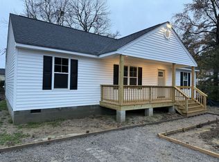 325 Yorktown Dr, Colonial Heights, VA 23834