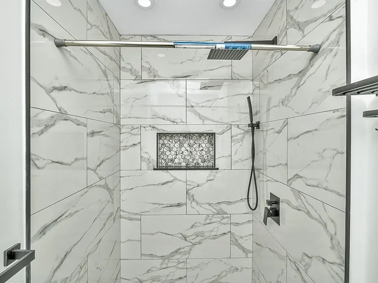 9 Ruthven St #2 — Photo 7