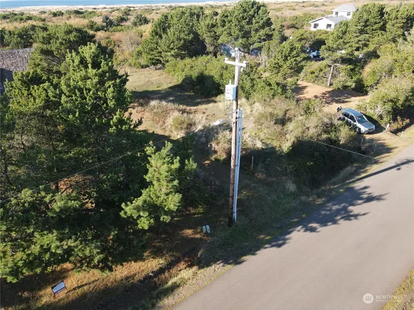 317 Sand Dune Avenue NW, Ocean Shores, WA 98569