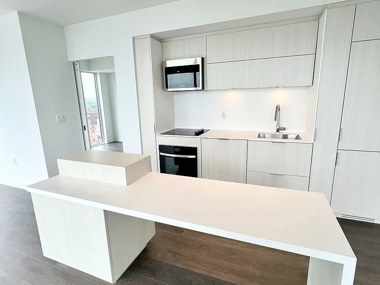 370 Martha St #1307 — Photo 12