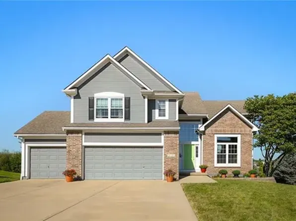 3053 SW Gentry Ct, Lees Summit, MO 64081