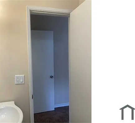 2121 W Court St #6 — Photo 9