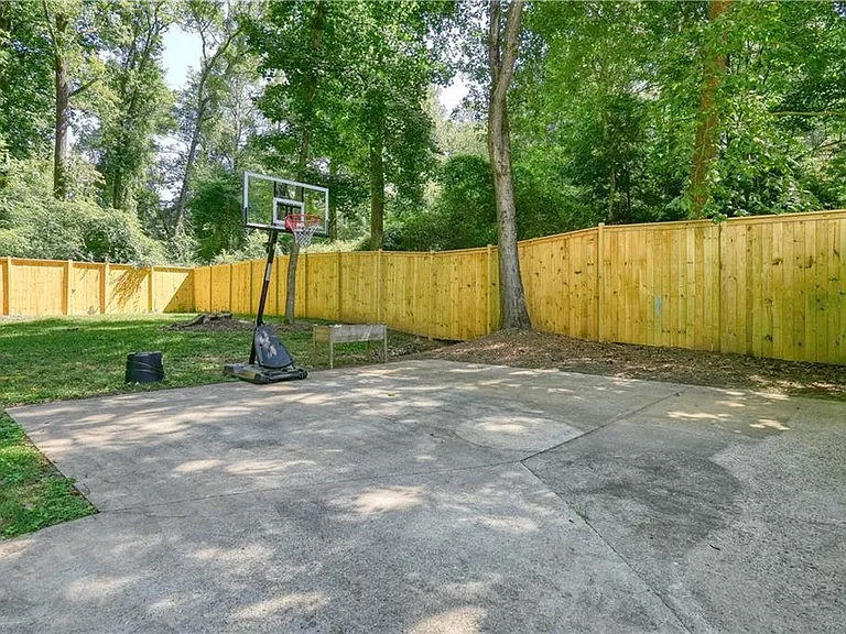 3003 Maple Ln — Photo 10