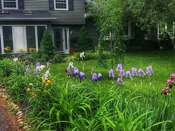 9 Noord Ln, Ballston Lake, NY 12019