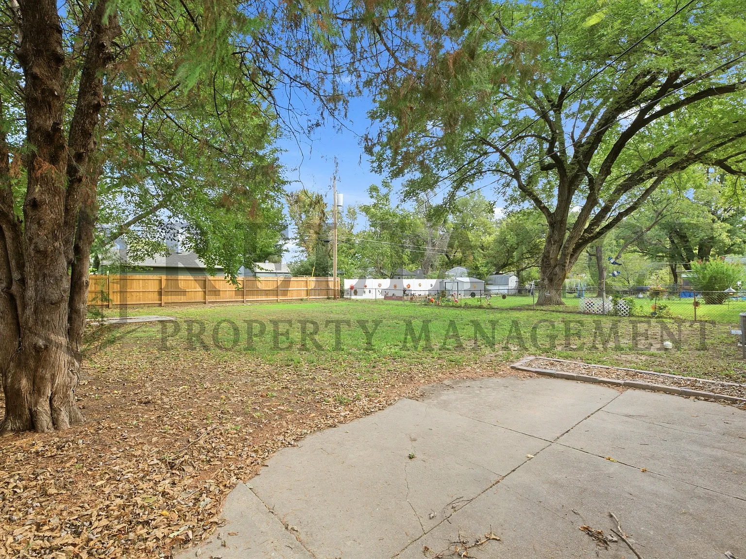 1126 Crowley Street East - 1 — Photo 3