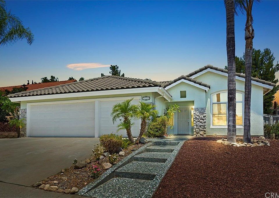 1st image of 15323 Lakebreeze Ln
