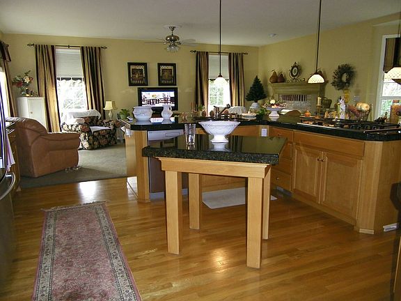 Kitchen/Family room 