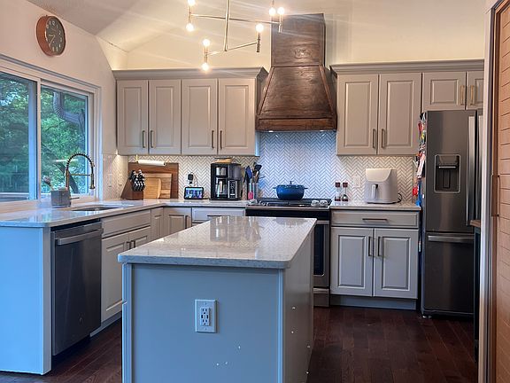 4th image of 2176 Butterfield Ct