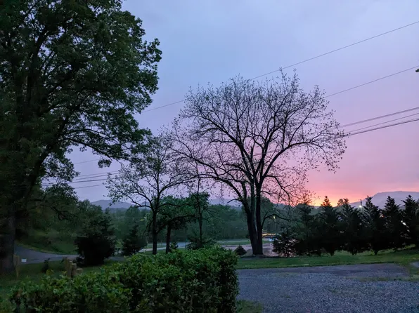 7456 Old Tuckaleechee Rd, Townsend, TN 37882