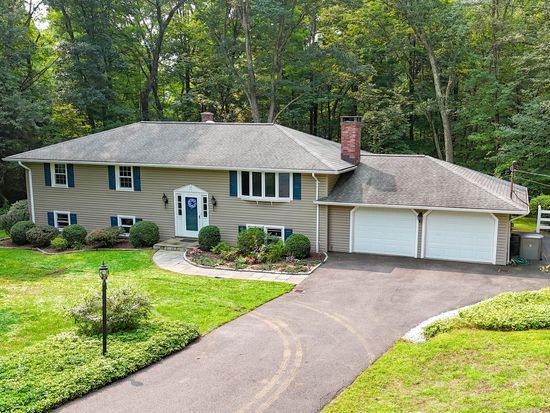 31 Stony Brook Road, Middlebury, CT 06762