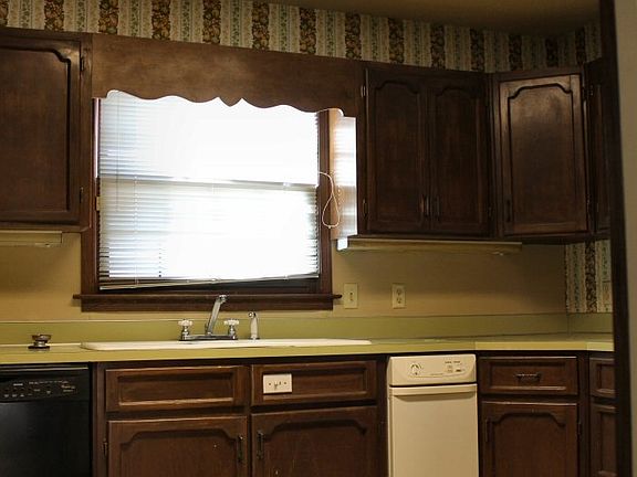 5th image of 2181 Bowen Dr