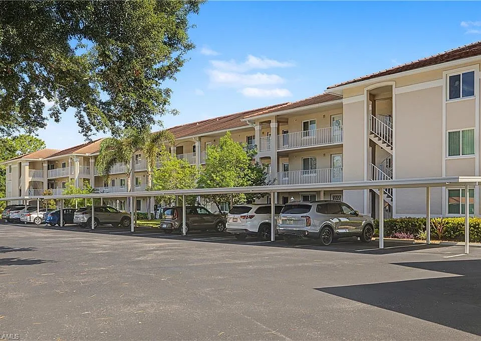 7065 Dennis Cir #F103