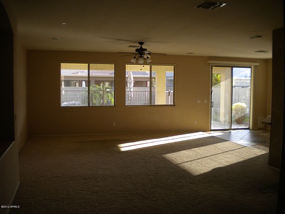 4th image of 223 W Elmwood Pl