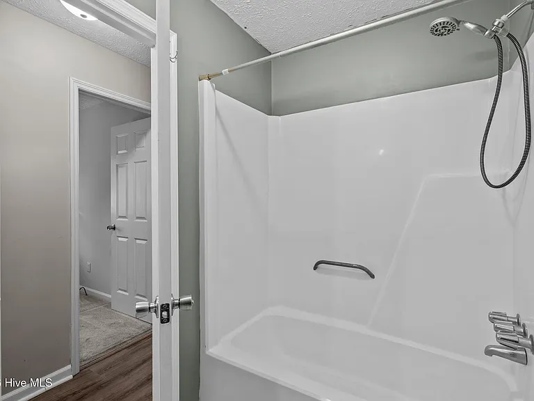 126 Woodland Dr — Photo 12