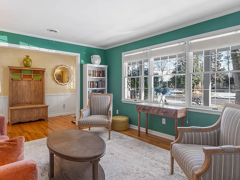 106 Kingsbridge Rd — Photo 16