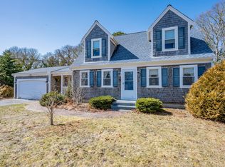 99 Longview Dr, Centerville, MA 02632