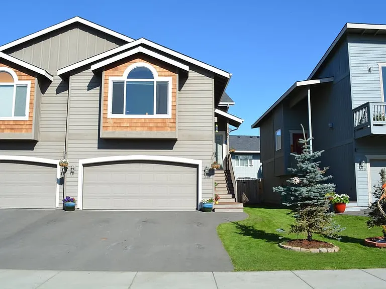344 Skwentna Dr — Photo 1