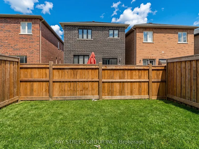 86 Ness Dr — Photo 39