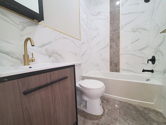 5th image of 141 Monticello Ave #1