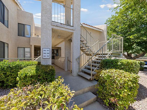 1969 Scimitar Drive - technically a second level unit, but building built on hill. **Only two steps up from sidewalk then straight.