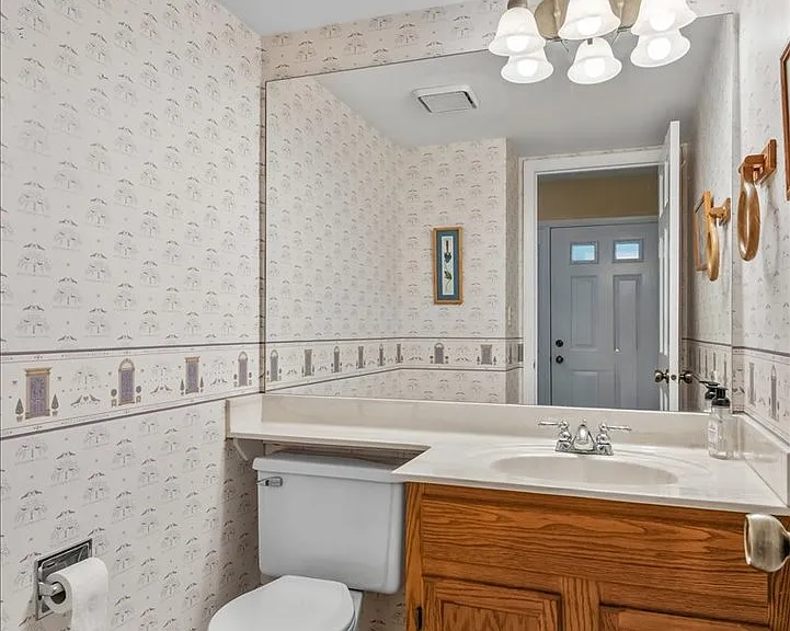2106 Glasgow Ct — Photo 7