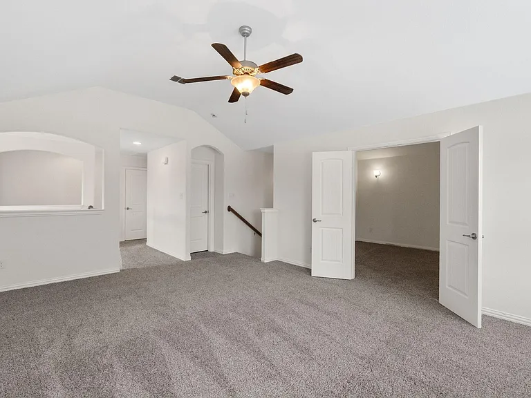 1705 Medina Ln — Photo 20